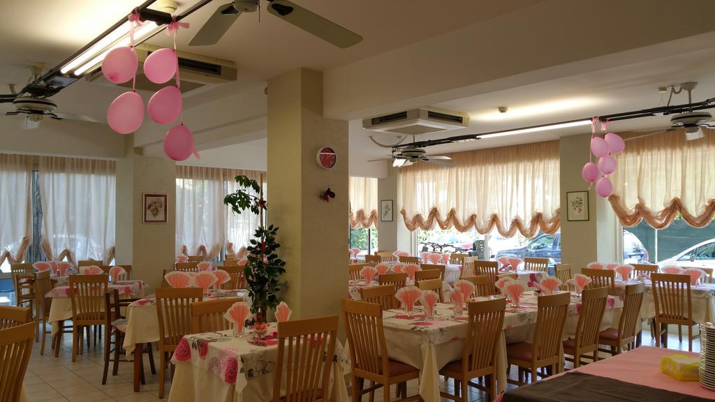 Hotel Canasta 里乔内 外观 照片