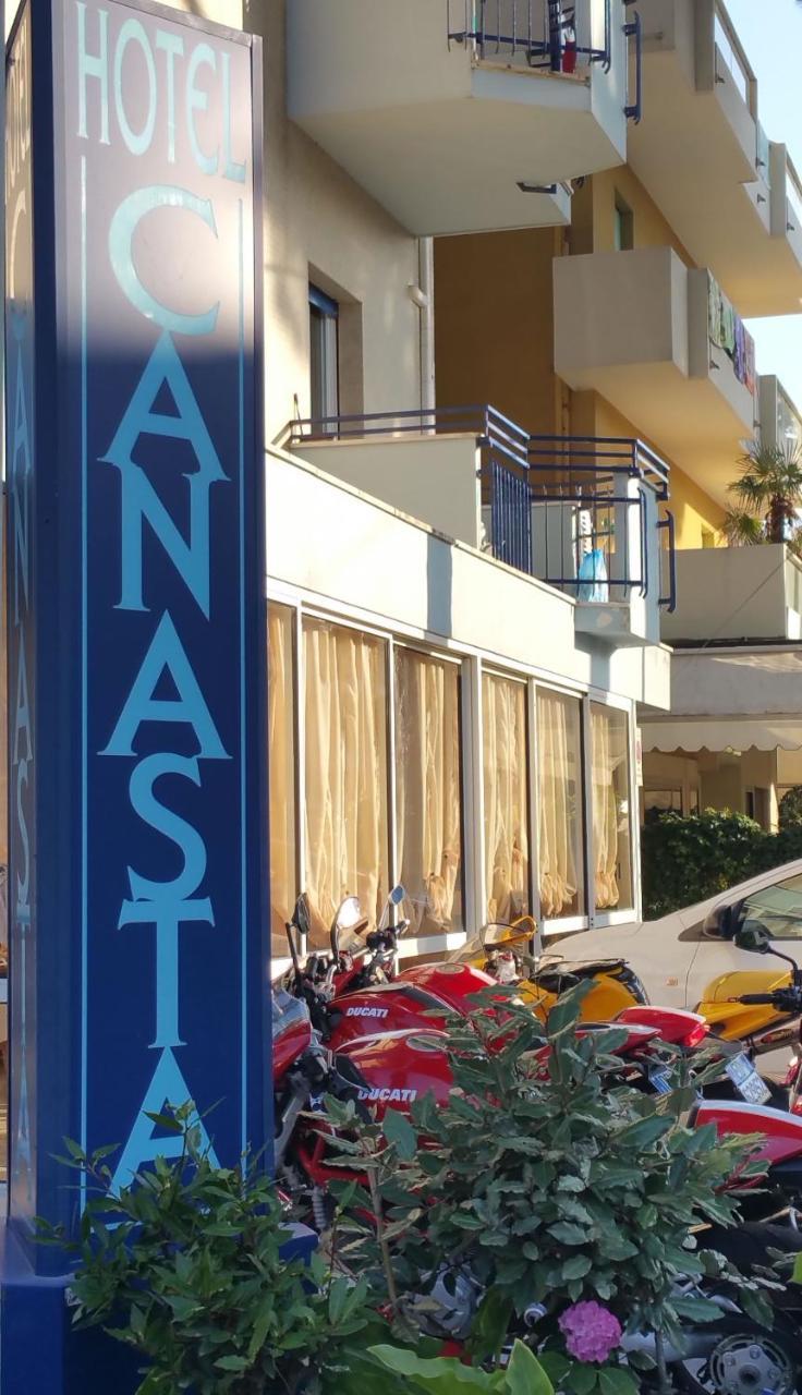 Hotel Canasta 里乔内 外观 照片
